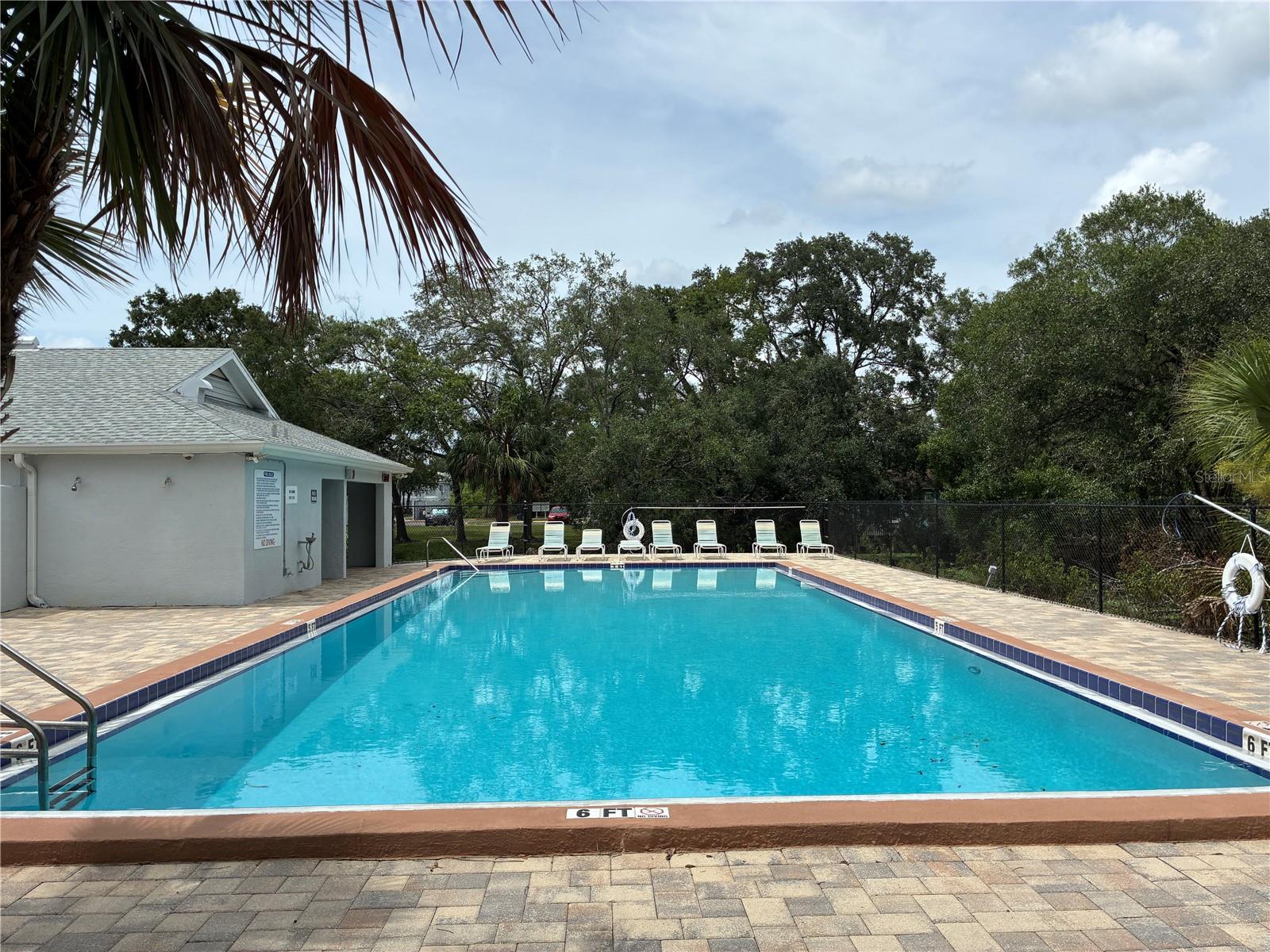 Image 16 of 17 For 4133 Dolphin Drive 4133