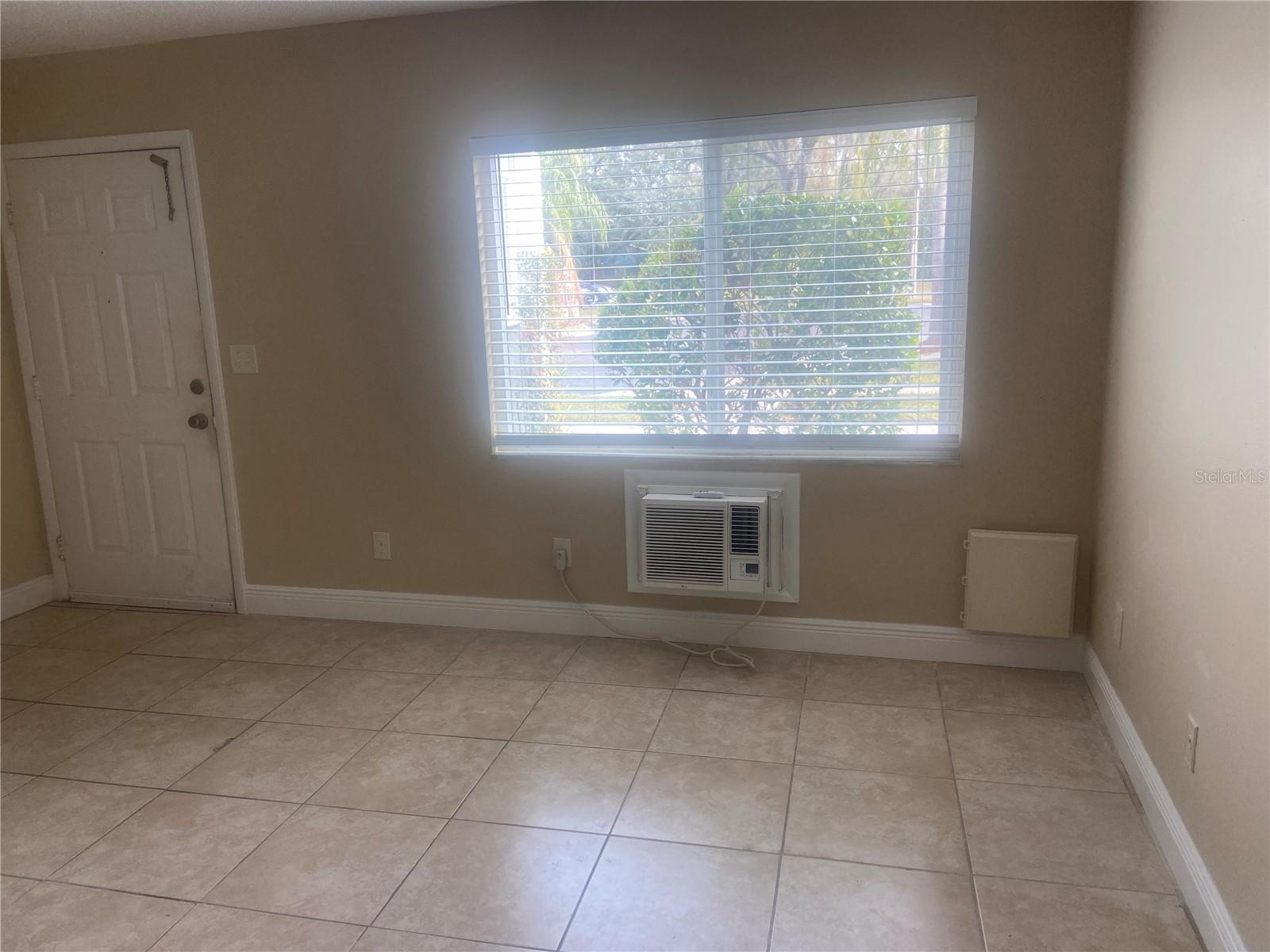 Image 3 of 17 For 4133 Dolphin Drive 4133