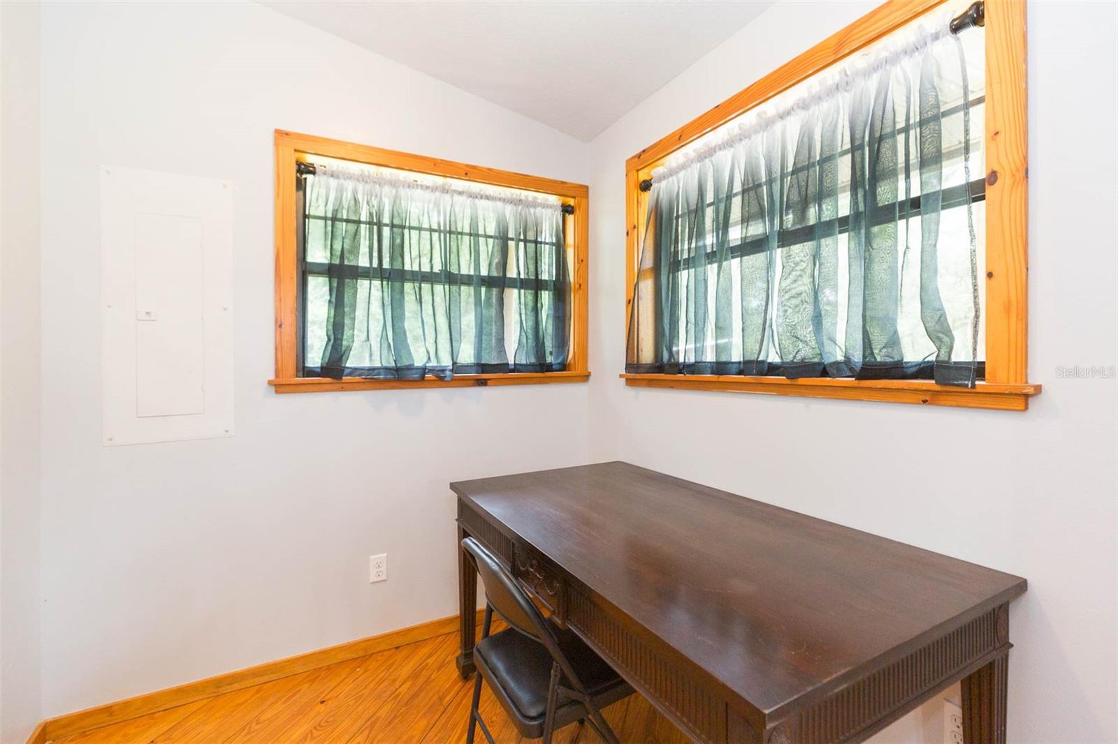 Image 4 of 41 For 5139 Cedar Lane