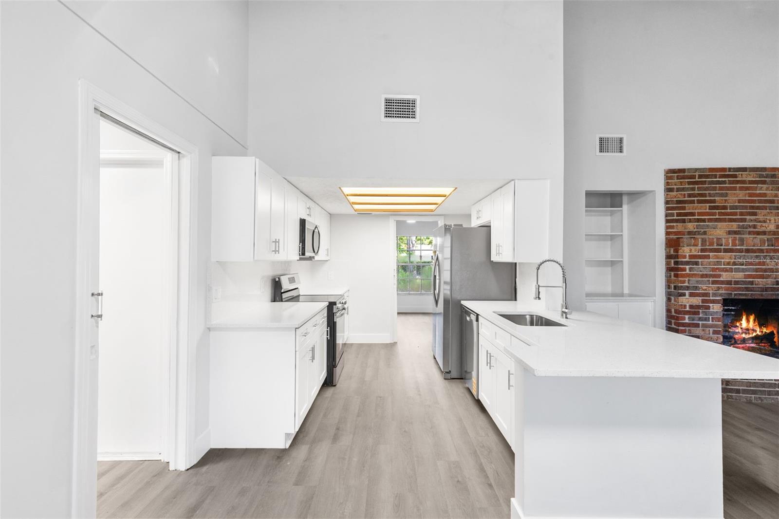 Image 10 of 71 For 1802 Parkwood Drive