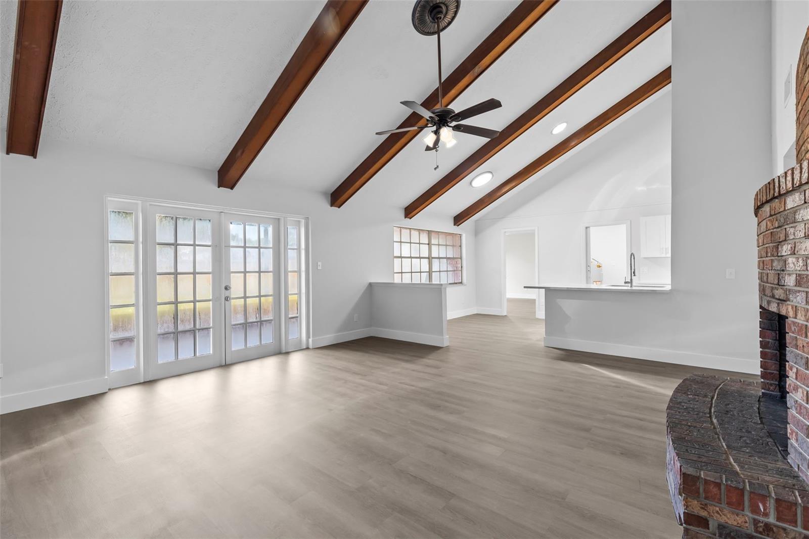 Image 16 of 71 For 1802 Parkwood Drive