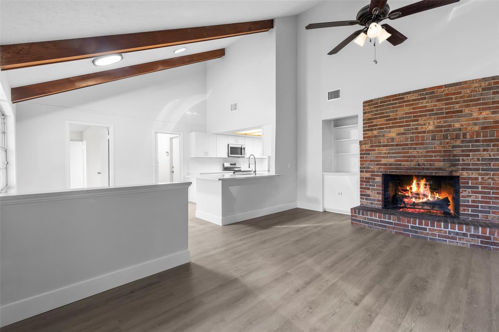 Image 18 of 71 For 1802 Parkwood Drive