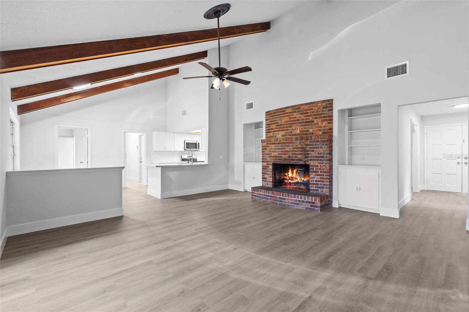 Image 19 of 71 For 1802 Parkwood Drive