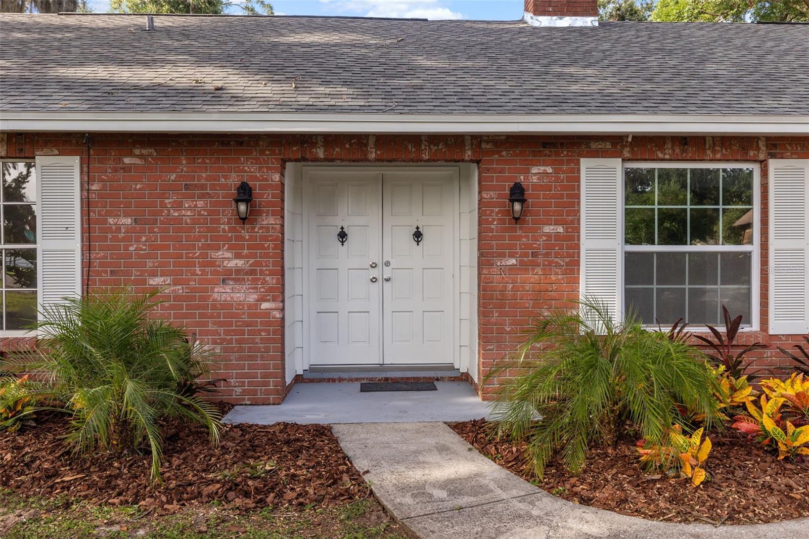 Image 2 of 71 For 1802 Parkwood Drive