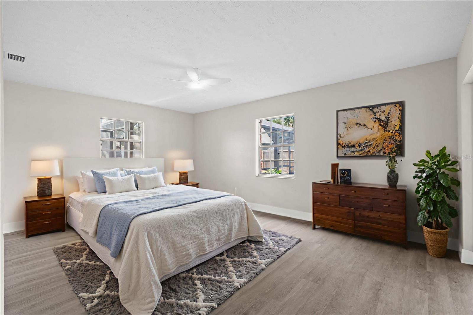 Image 37 of 71 For 1802 Parkwood Drive