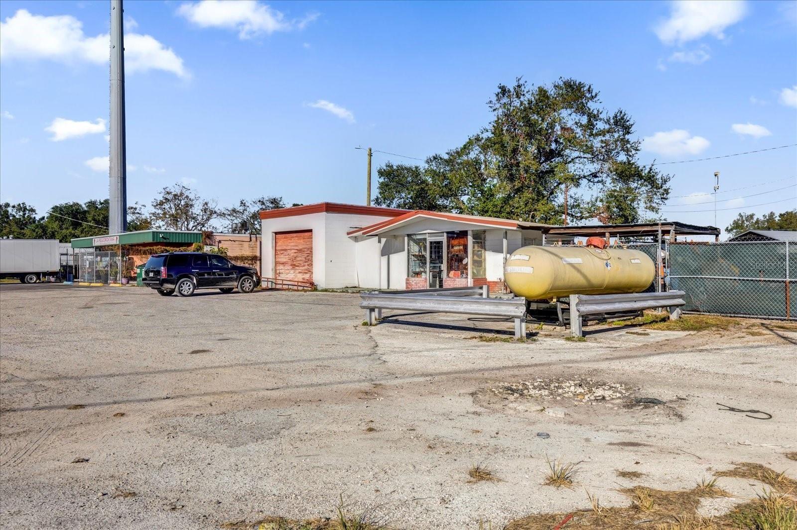 Image 13 of 28 For 4516 Coronet Road