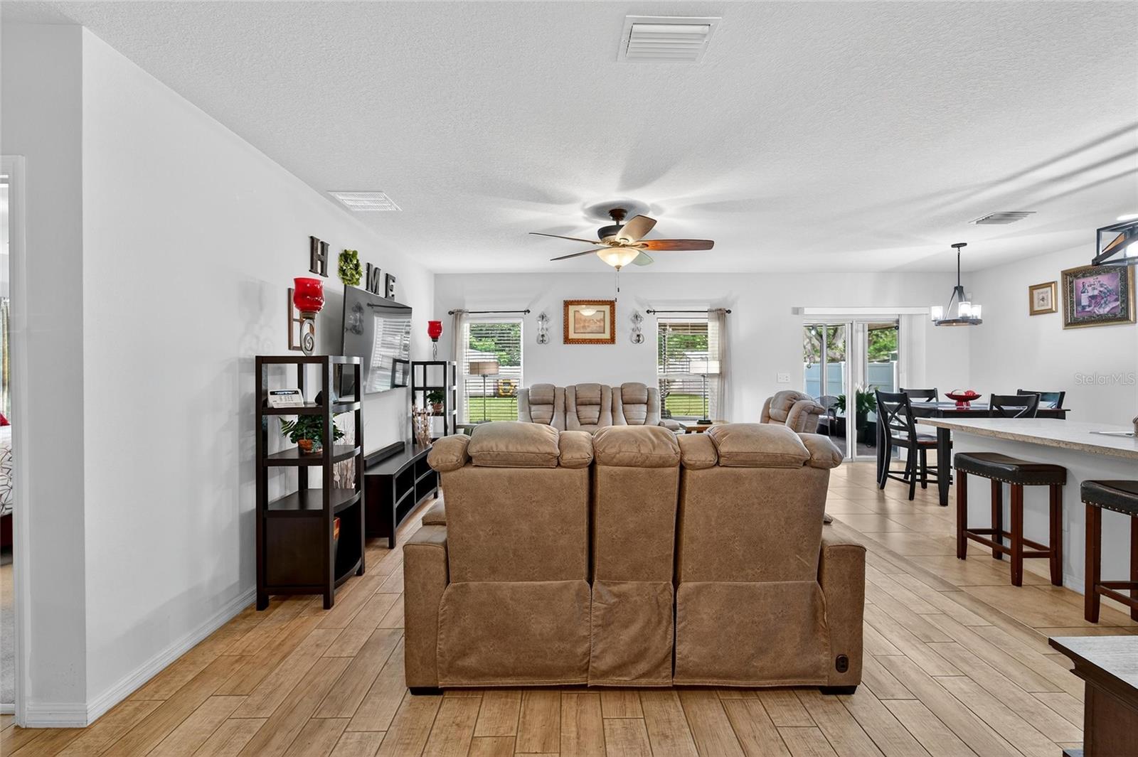 Image 17 of 44 For 10409 Candleberry Woods Lane