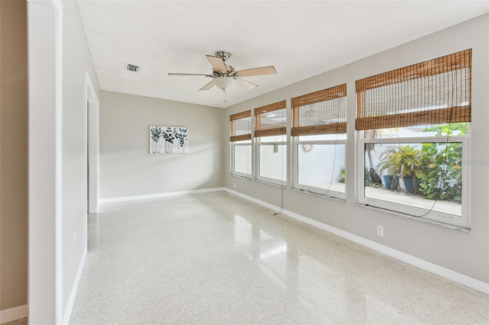 Image 13 of 100 For 226 Pebble Beach Boulevard 31