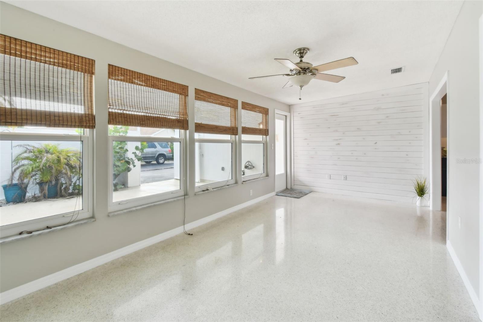 Image 15 of 100 For 226 Pebble Beach Boulevard 31