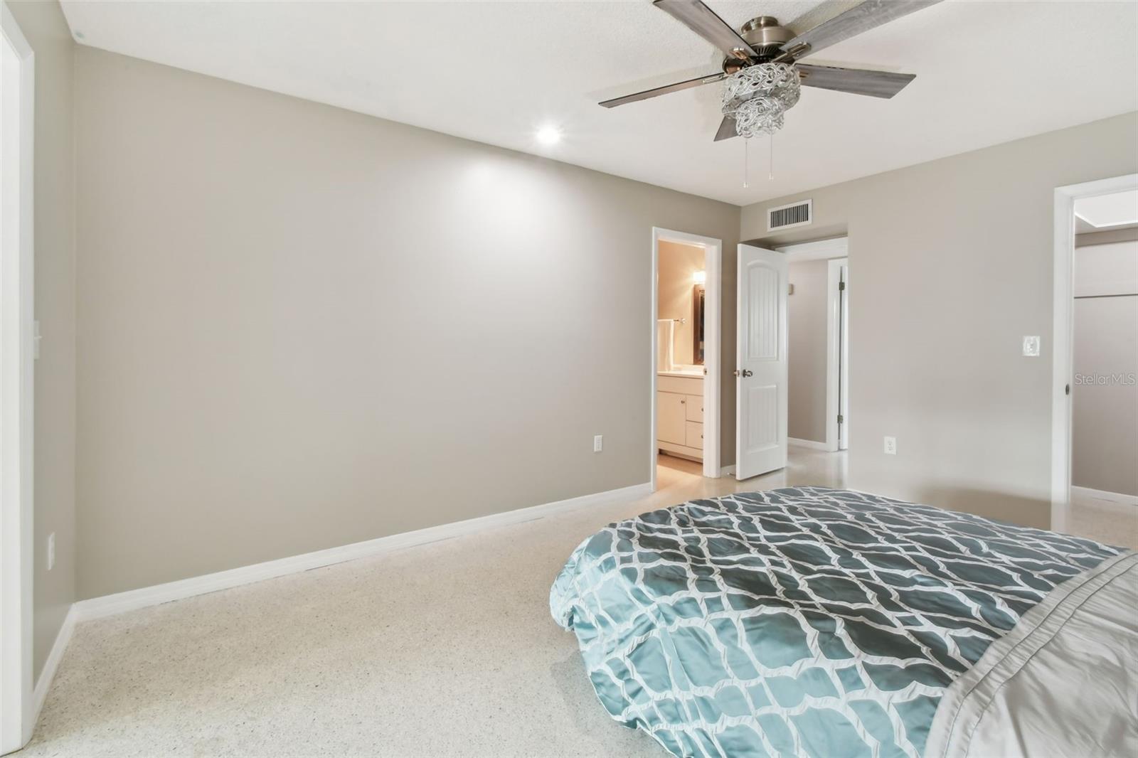 Image 16 of 100 For 226 Pebble Beach Boulevard 31