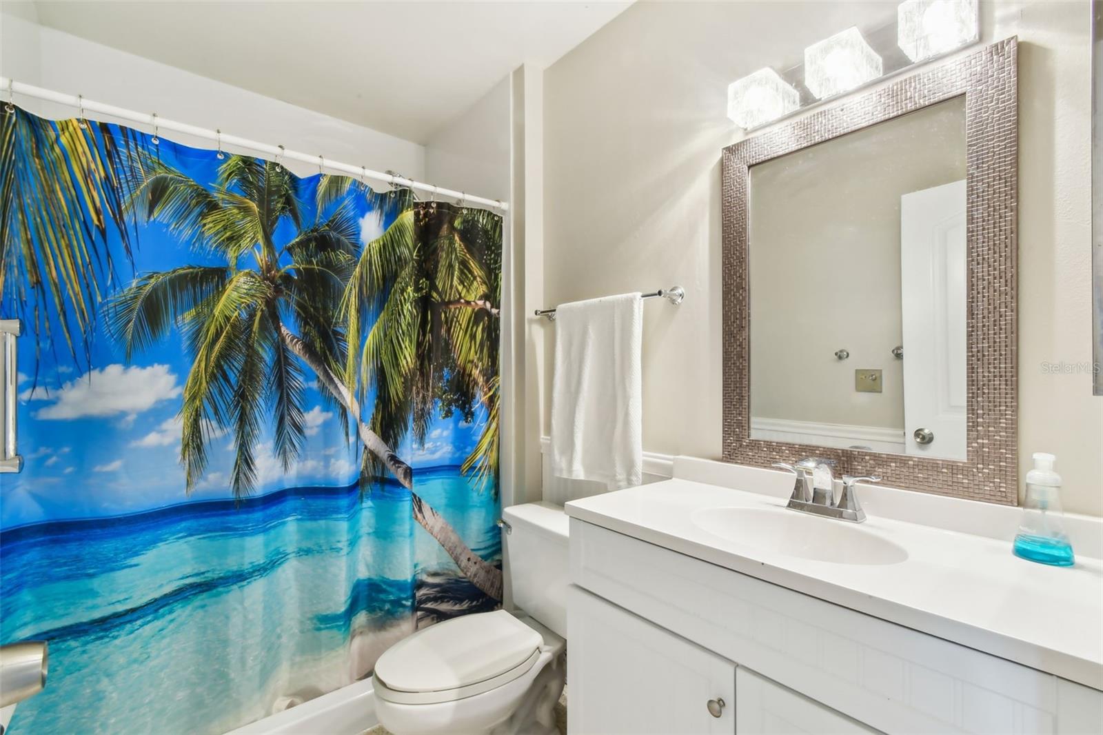 Image 21 of 100 For 226 Pebble Beach Boulevard 31