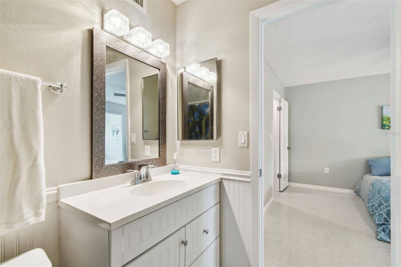 Image 22 of 100 For 226 Pebble Beach Boulevard 31
