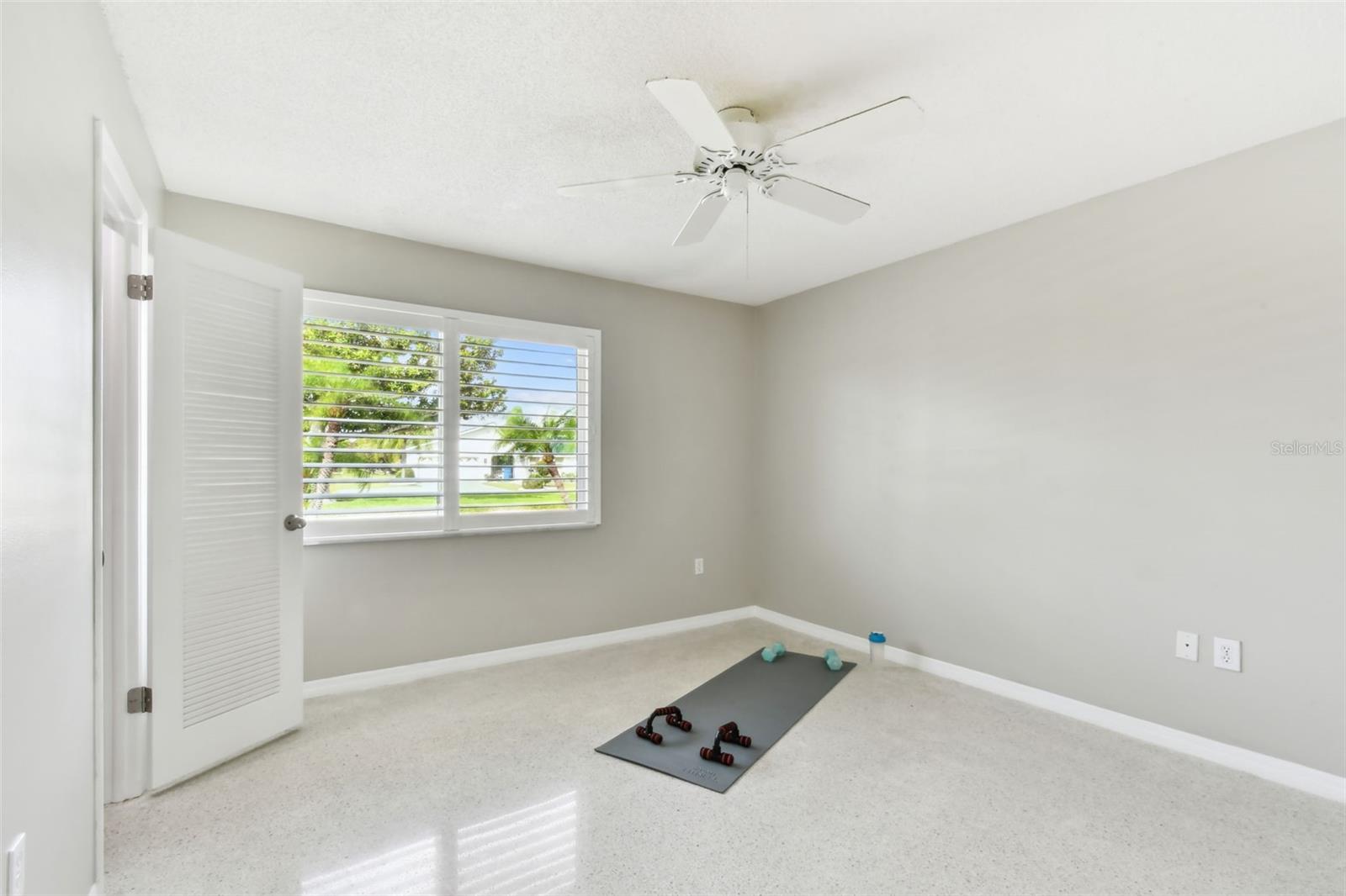 Image 23 of 100 For 226 Pebble Beach Boulevard 31