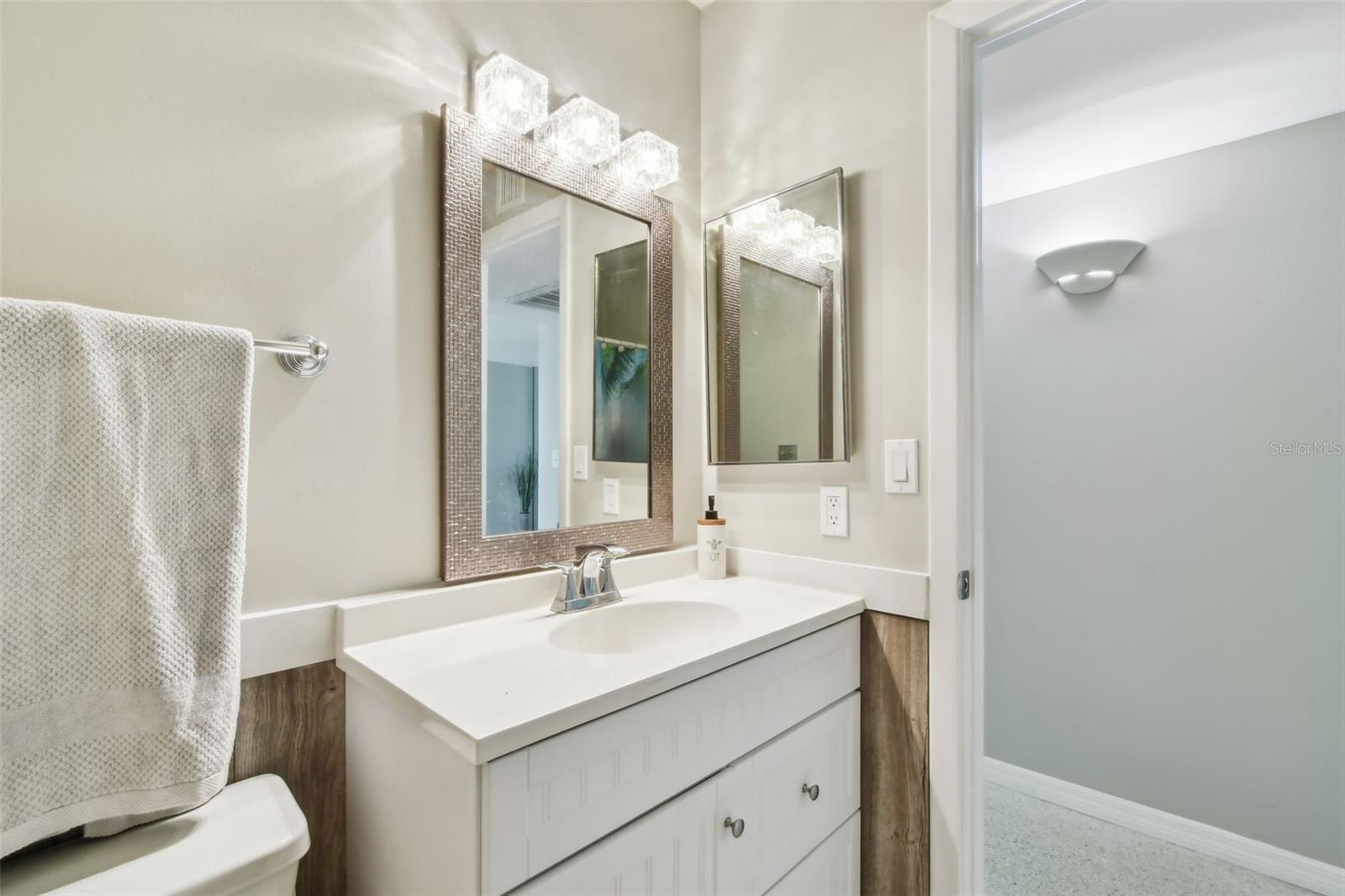 Image 30 of 100 For 226 Pebble Beach Boulevard 31