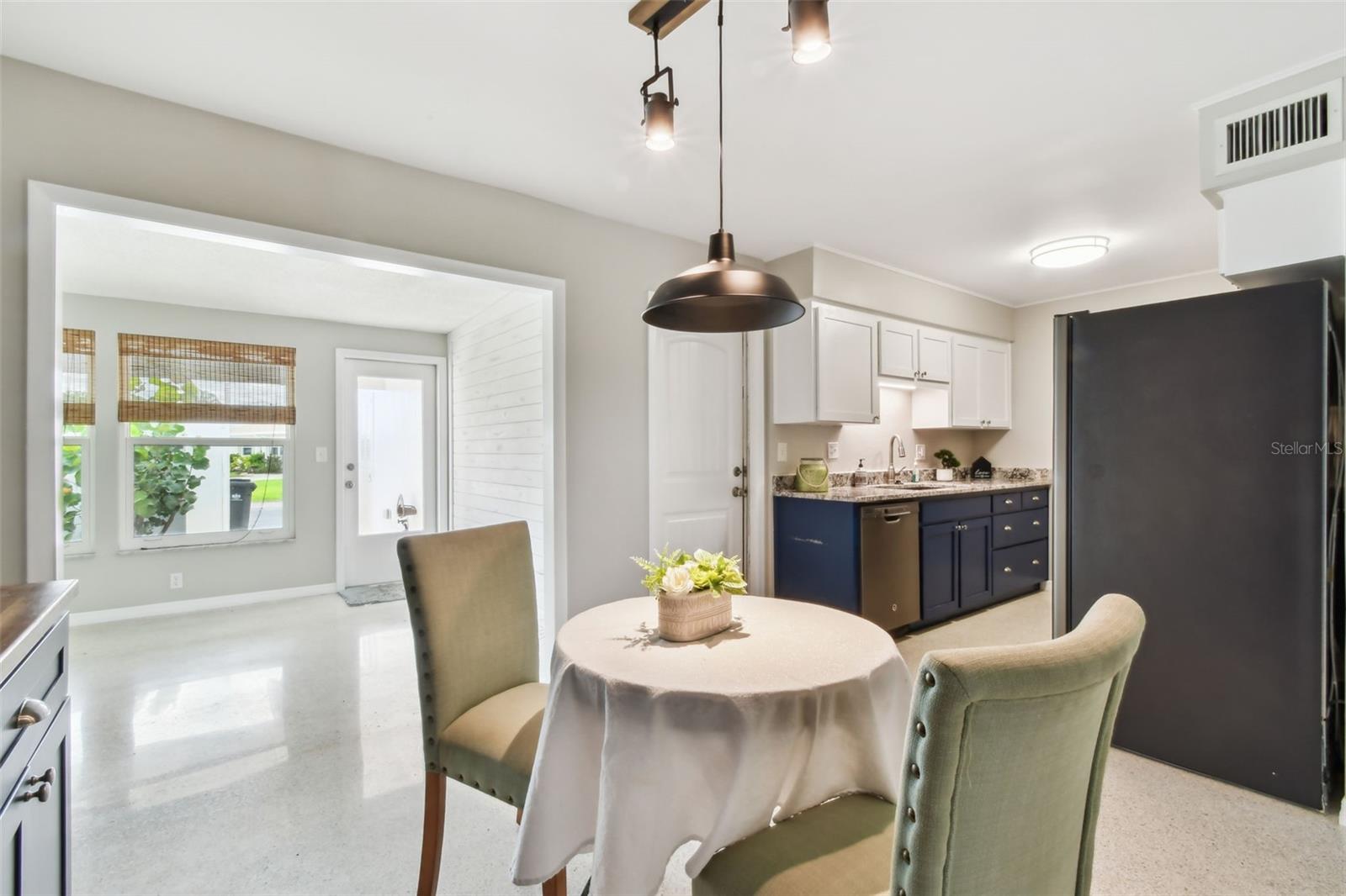 Image 36 of 100 For 226 Pebble Beach Boulevard 31