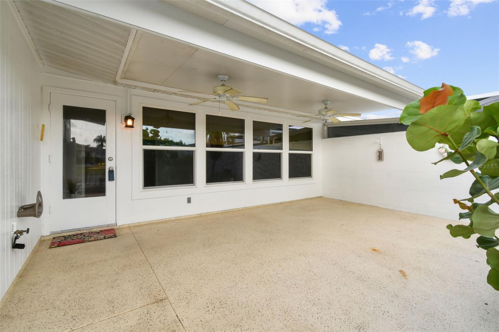 Image 6 of 100 For 226 Pebble Beach Boulevard 31