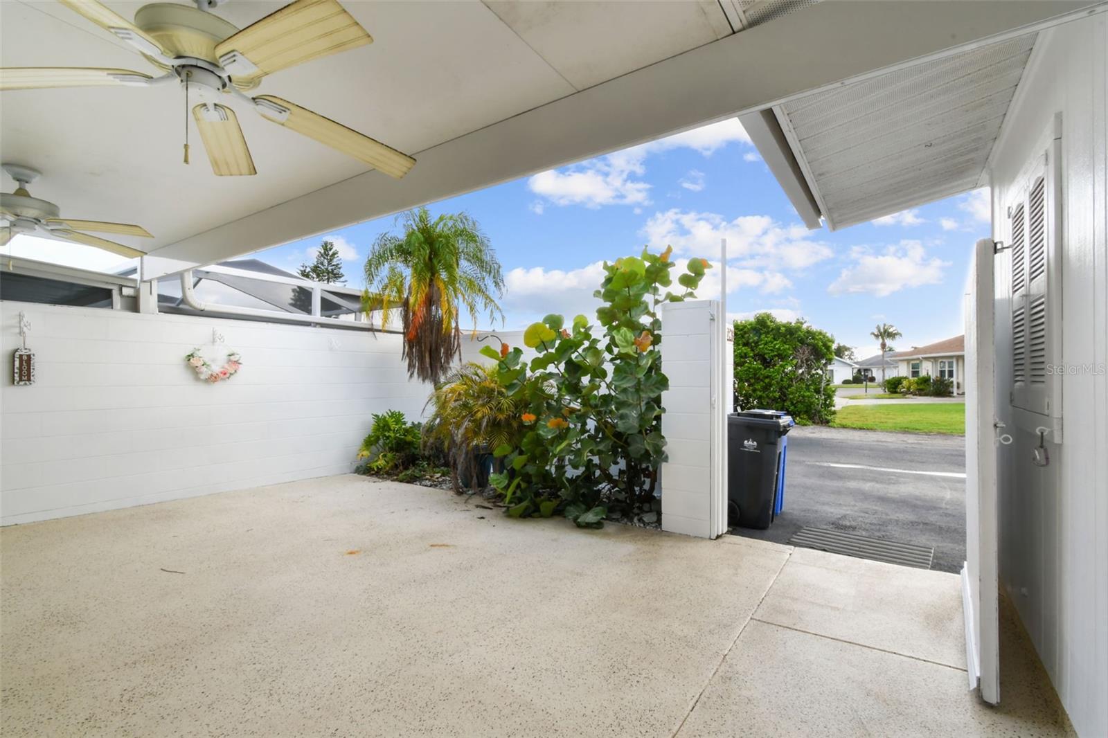 Image 9 of 100 For 226 Pebble Beach Boulevard 31