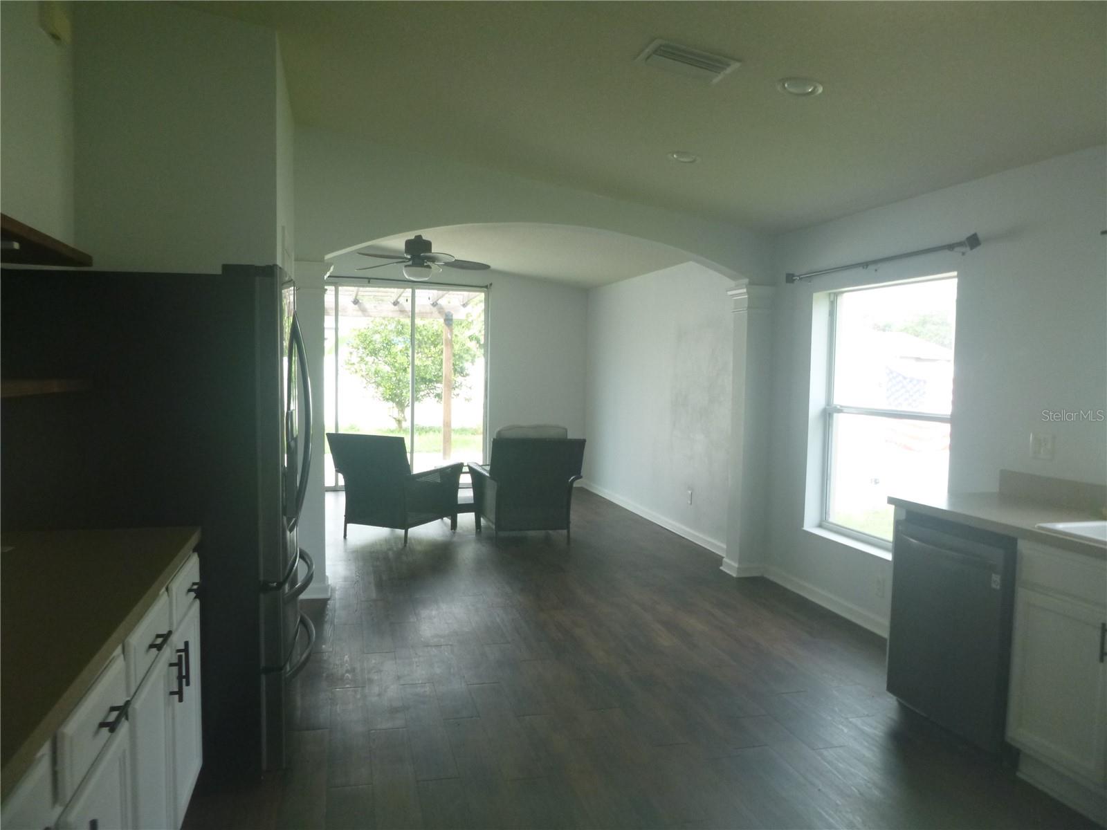 Image 3 of 18 For 967 Hill Flower Dr