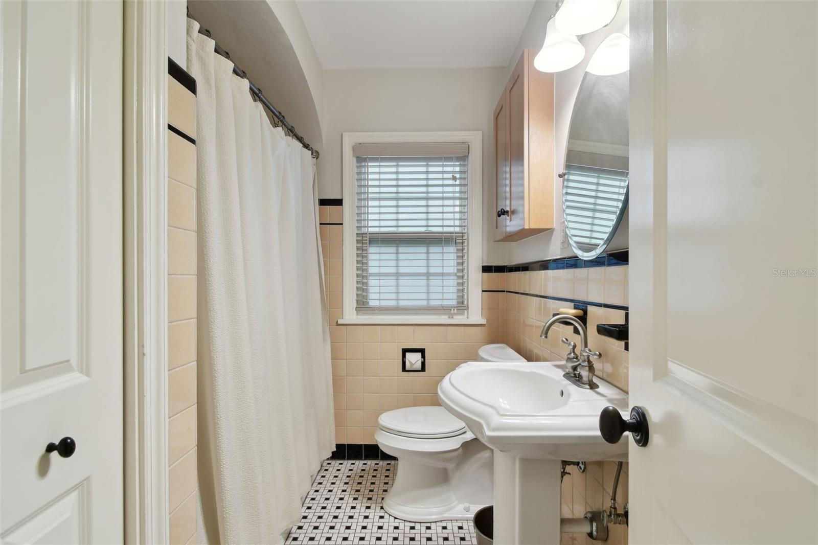 Image 30 of 46 For 1224 14th Avenue N