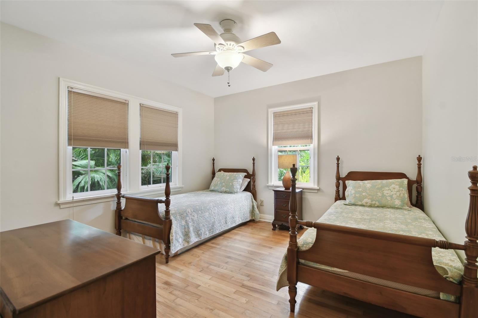 Image 31 of 46 For 1224 14th Avenue N