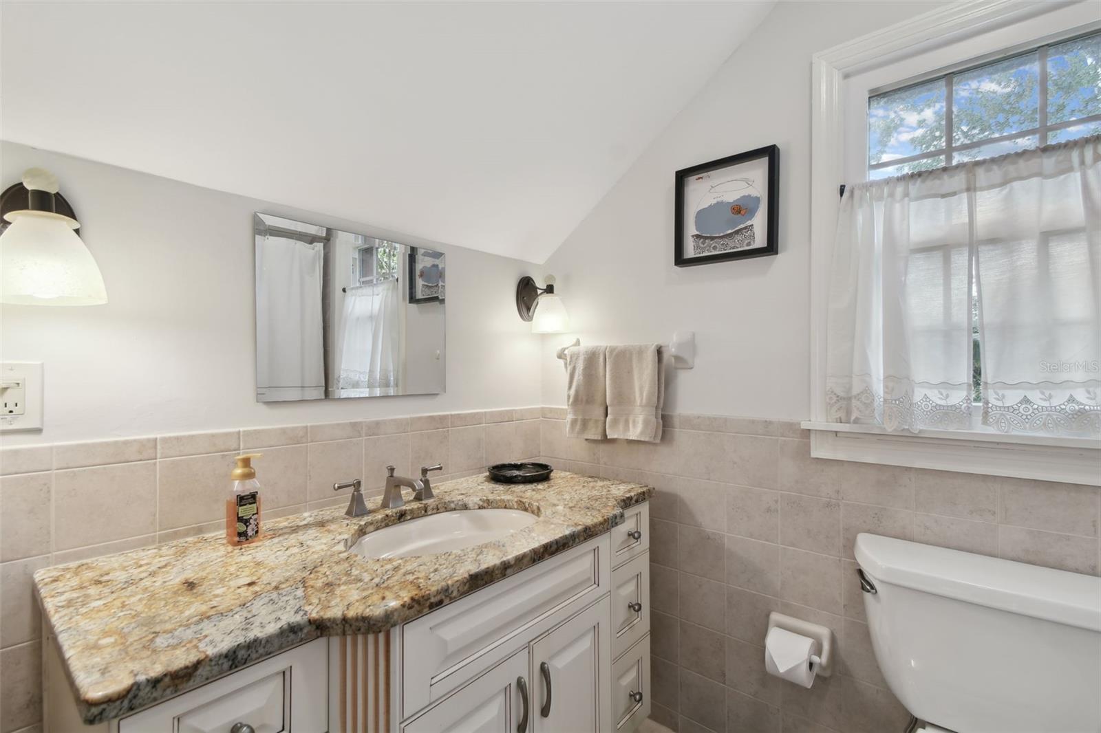 Image 35 of 46 For 1224 14th Avenue N