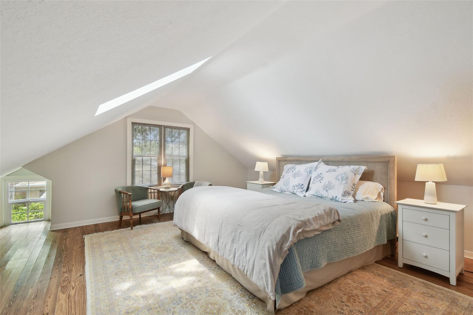 Image 7 of 46 For 1224 14th Avenue N