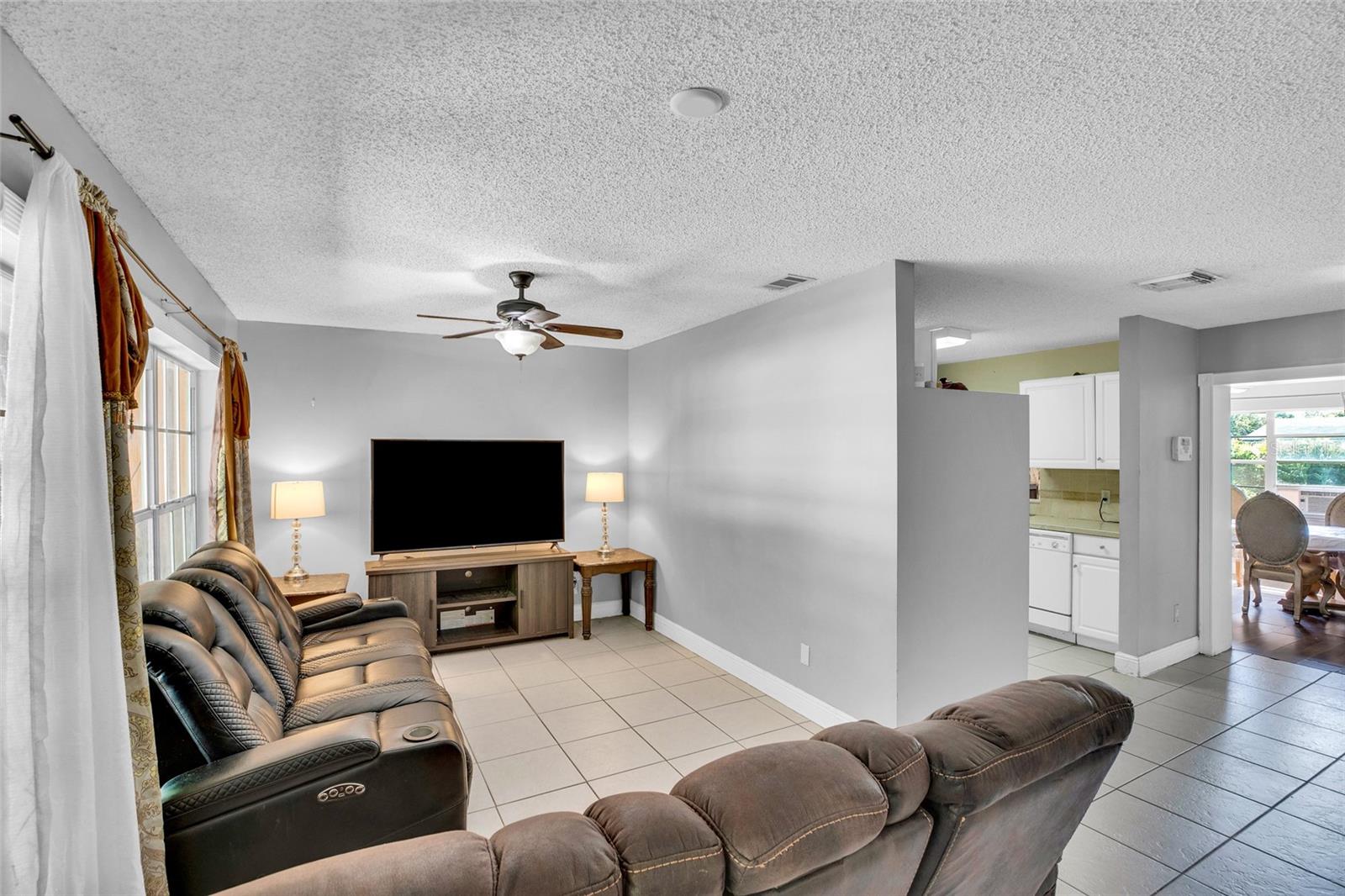Image 4 of 19 For 5402 Shannon Drive
