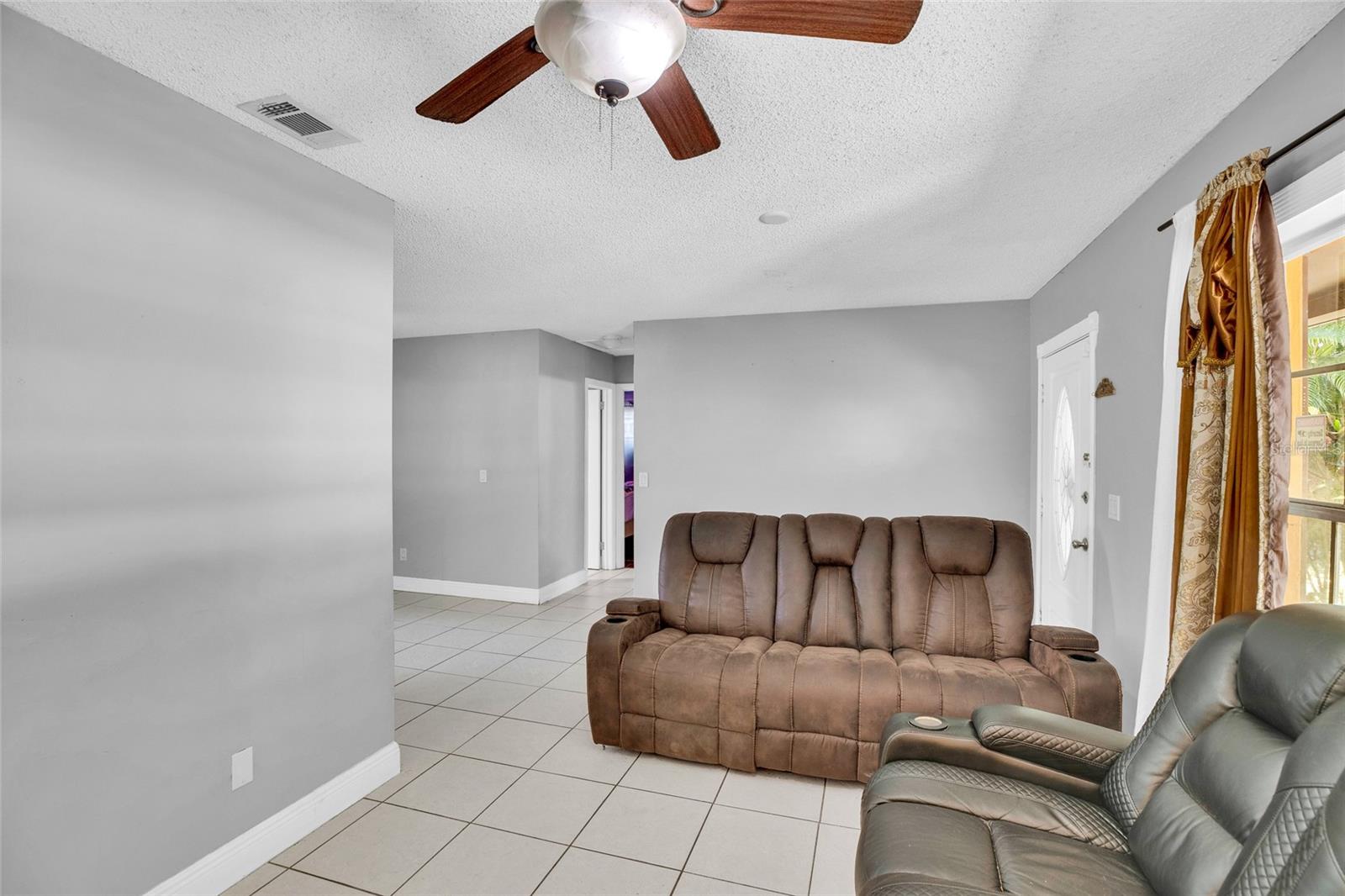 Image 5 of 19 For 5402 Shannon Drive