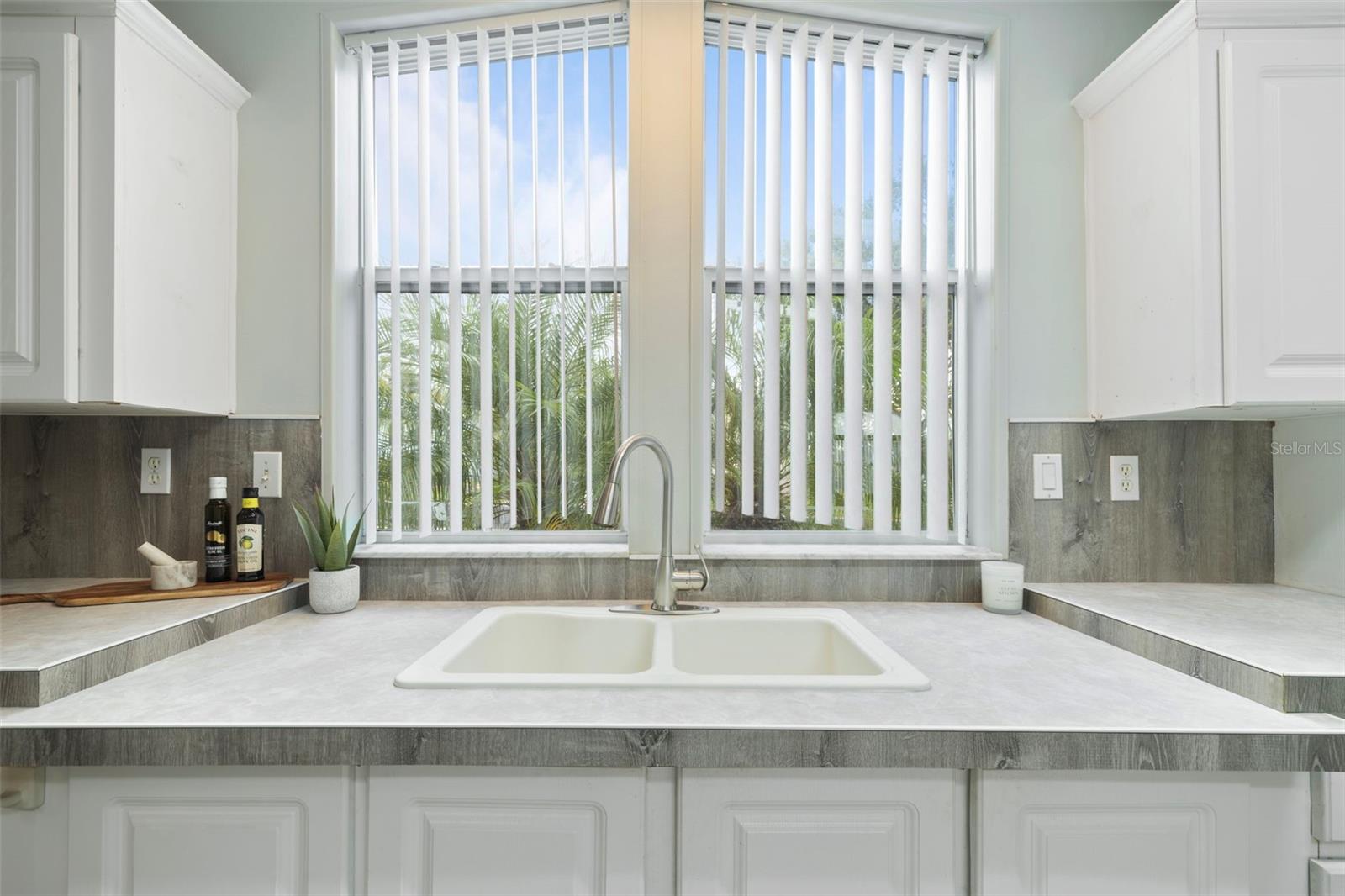 Image 10 of 48 For 37729 Neukom Avenue