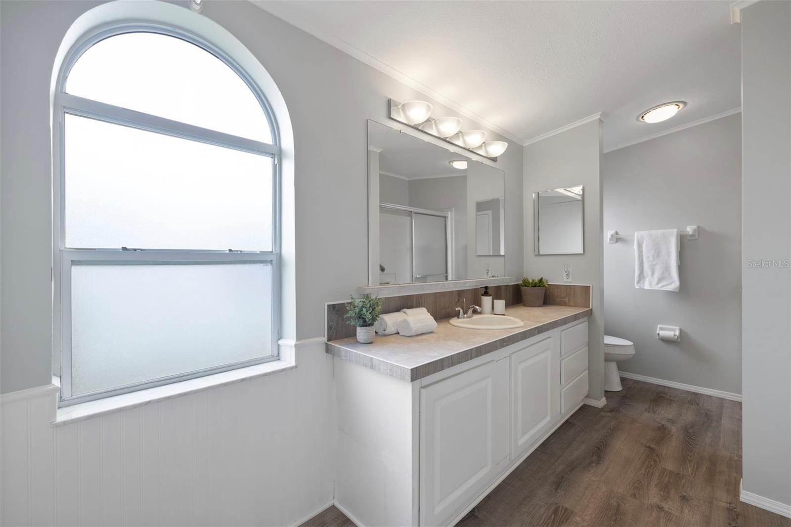 Image 21 of 48 For 37729 Neukom Avenue