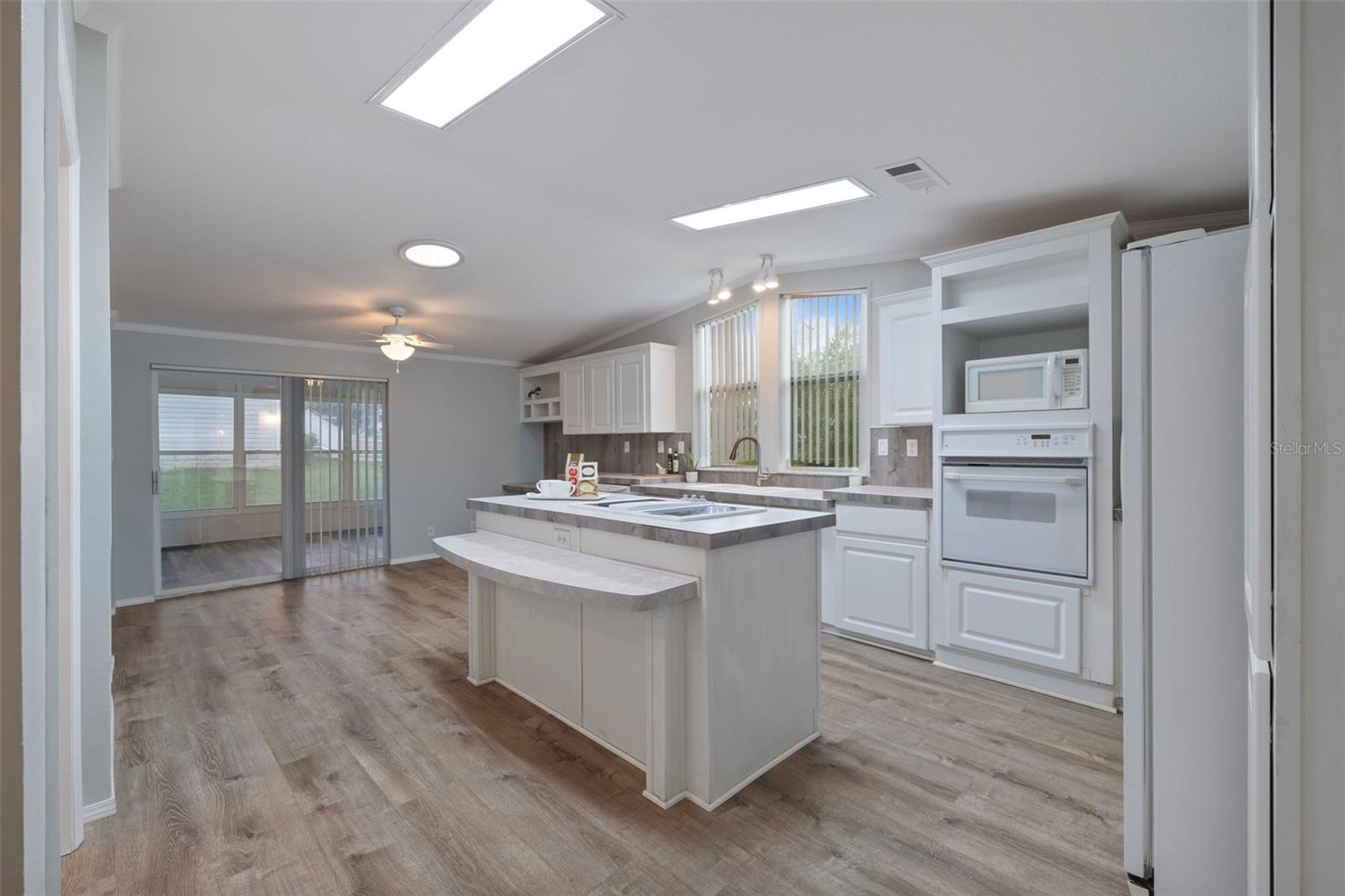 Image 8 of 48 For 37729 Neukom Avenue