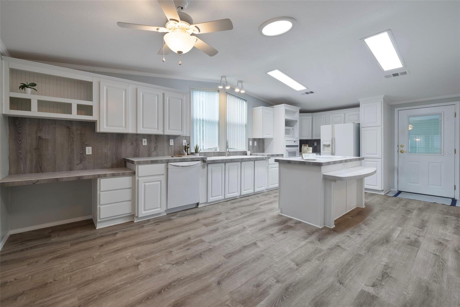 Image 9 of 48 For 37729 Neukom Avenue