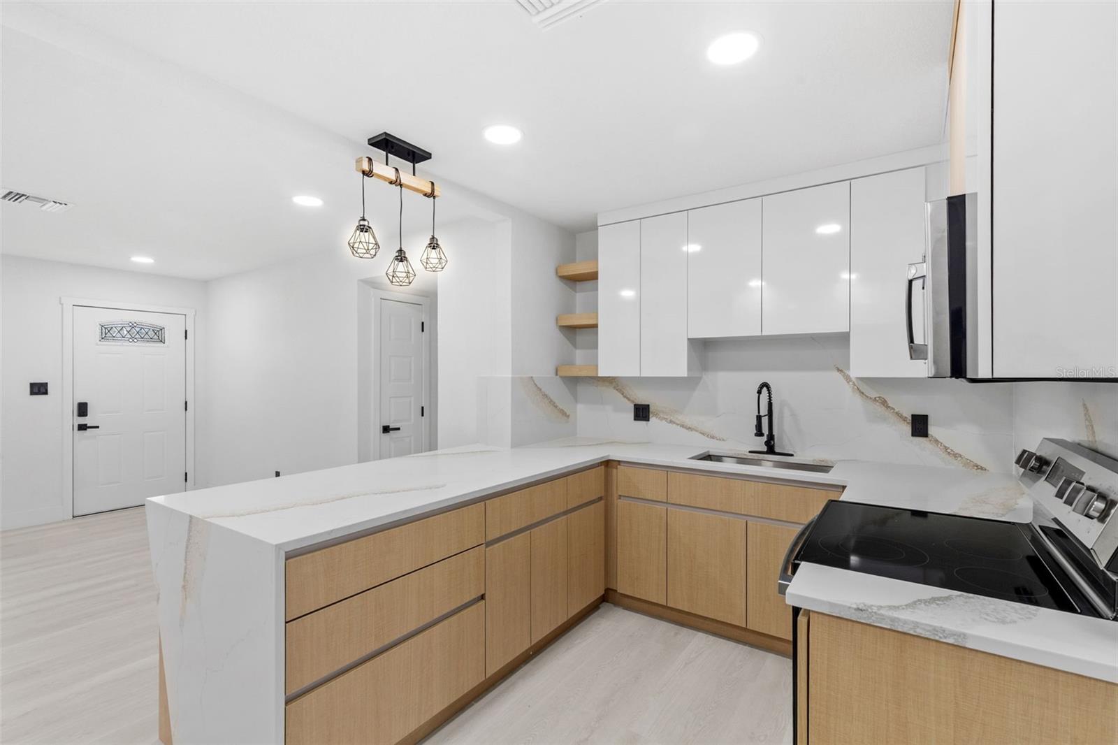 Image 14 of 43 For 2902 Clifton Street