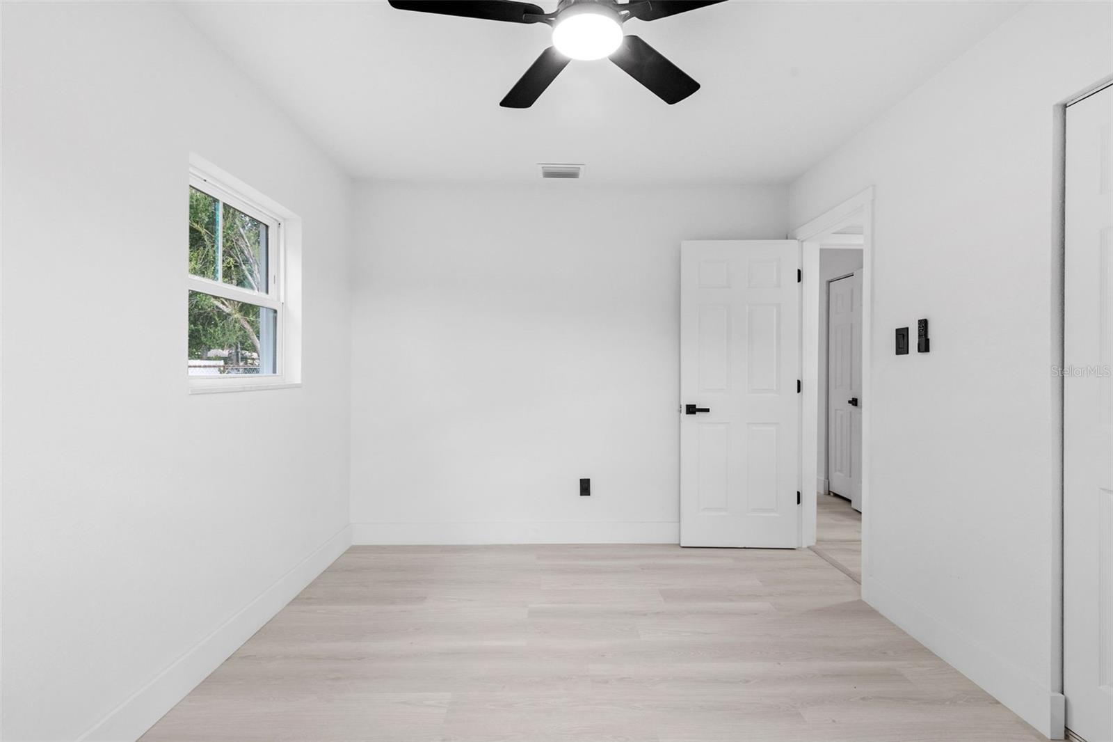 Image 16 of 43 For 2902 Clifton Street