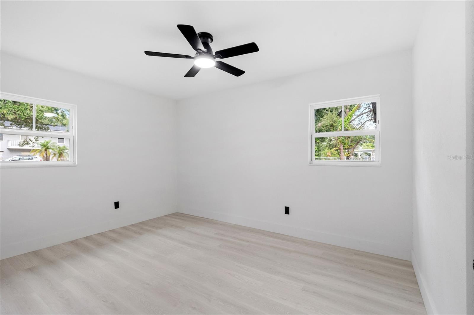 Image 18 of 43 For 2902 Clifton Street