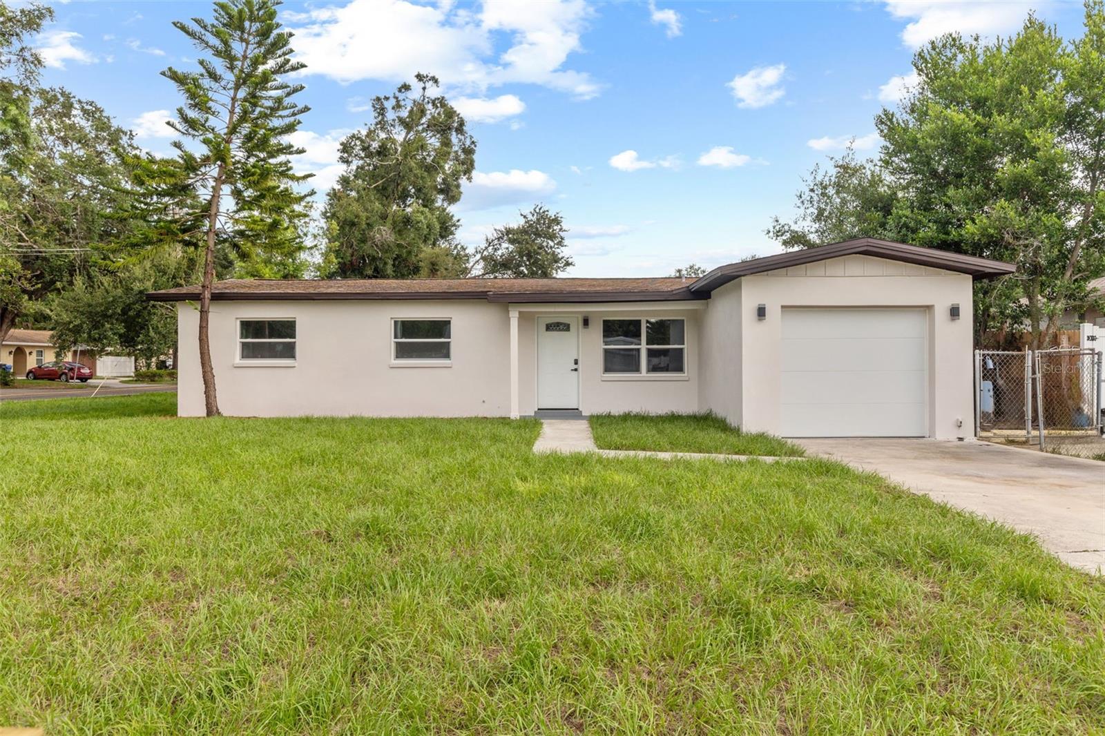Image 2 of 43 For 2902 Clifton Street