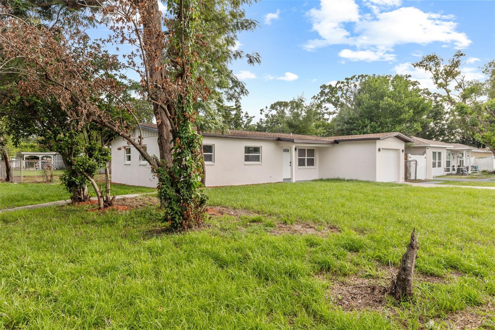 Image 3 of 43 For 2902 Clifton Street