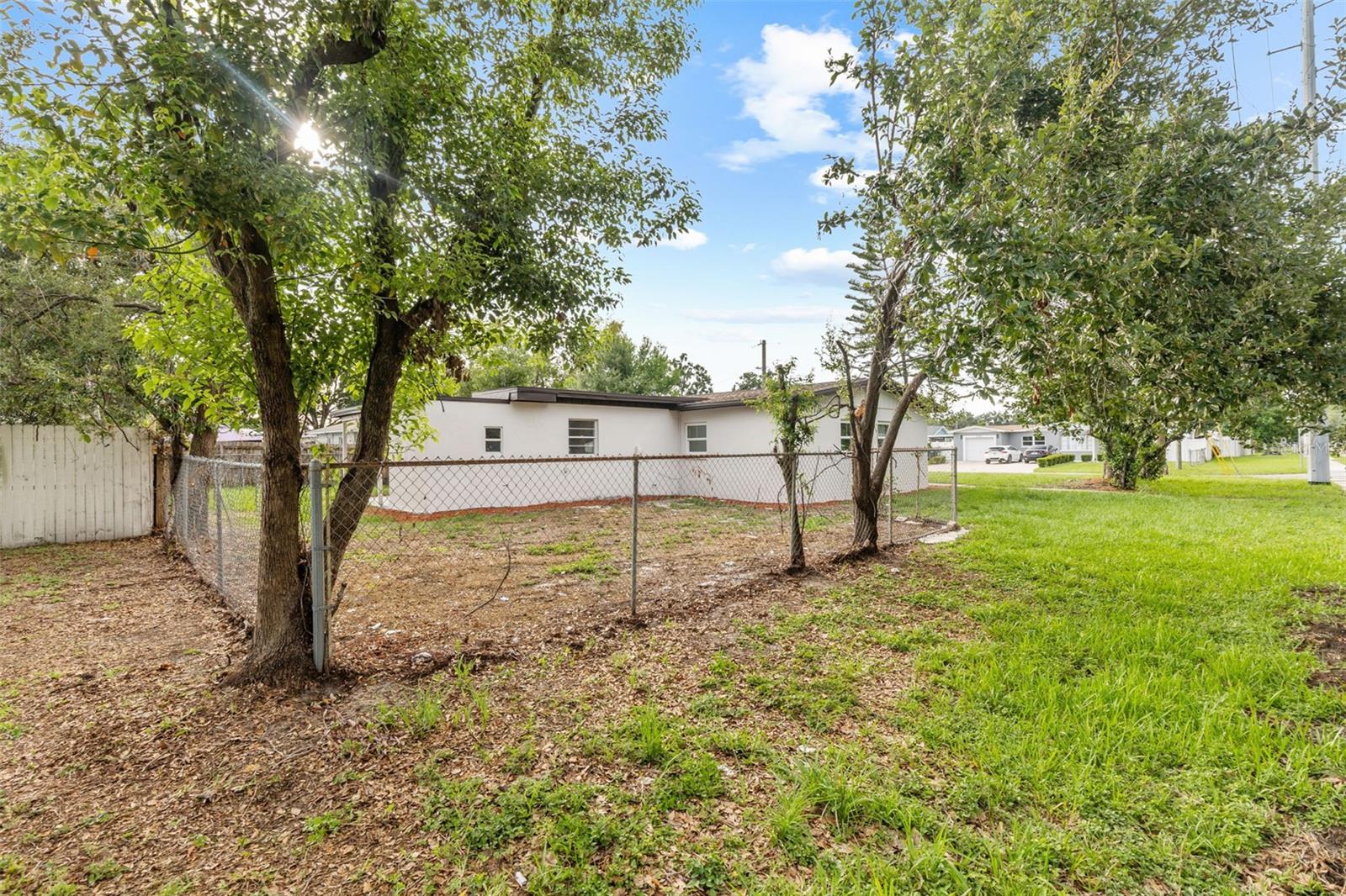 Image 32 of 43 For 2902 Clifton Street