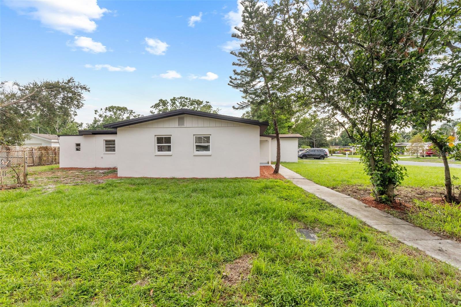 Image 4 of 43 For 2902 Clifton Street