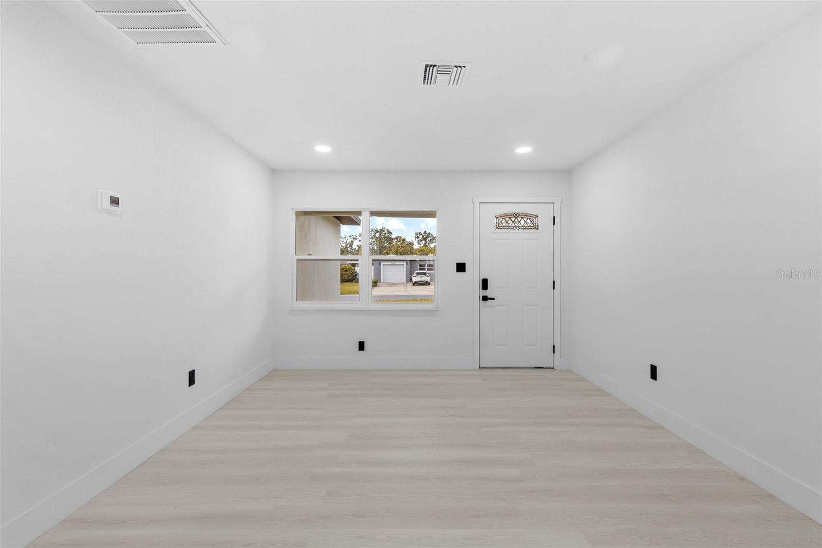 Image 7 of 43 For 2902 Clifton Street