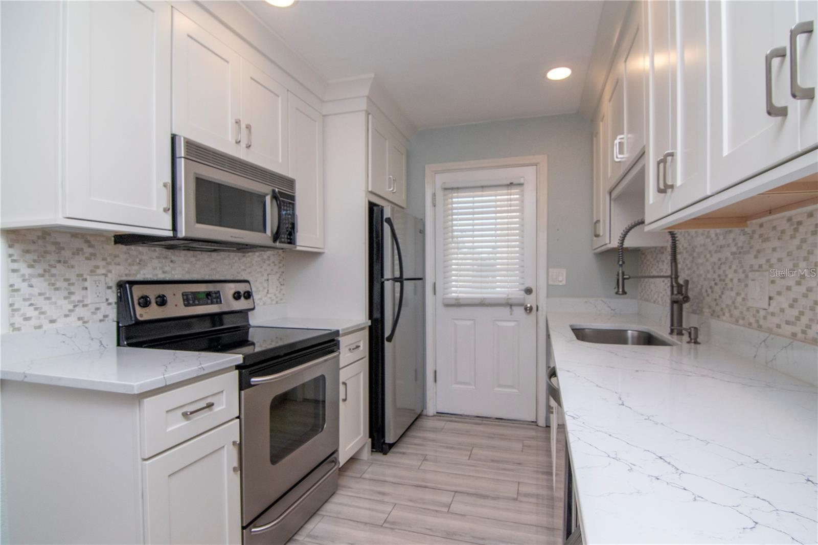 Image 2 of 9 For 208 Danube Avenue 204