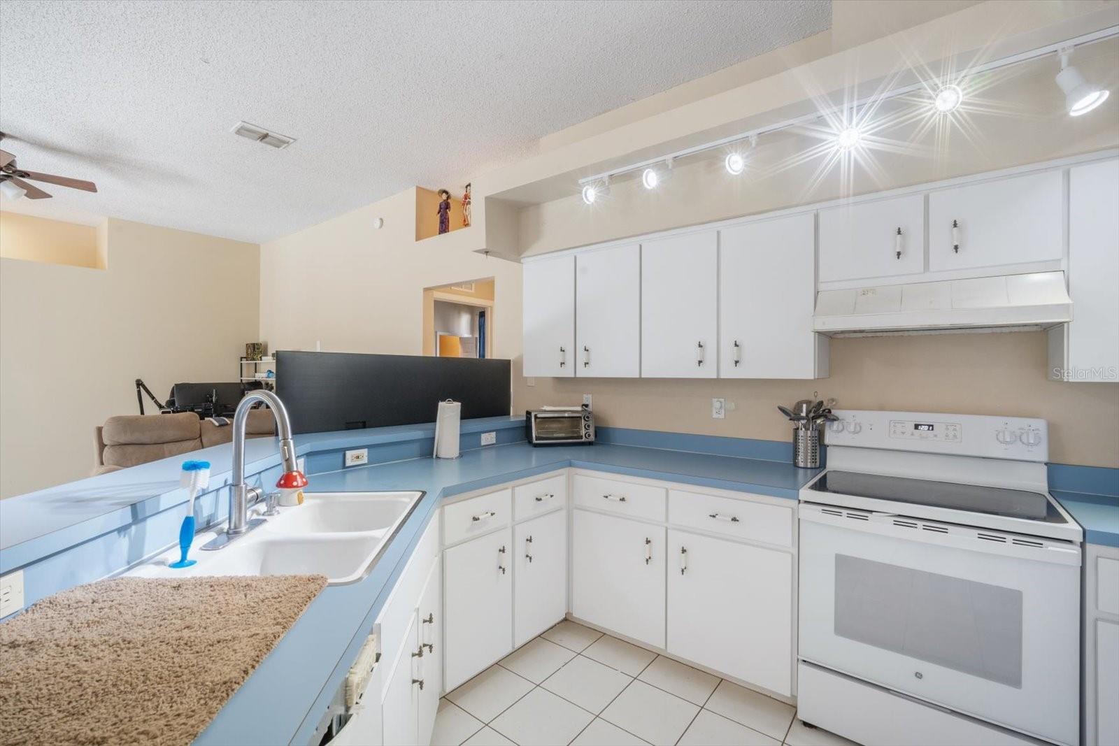 Image 10 of 25 For 7282 Aloe Drive
