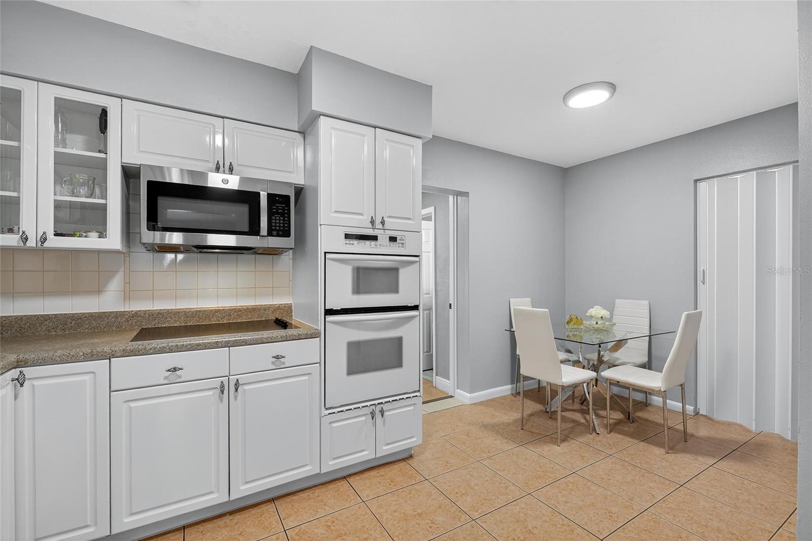 Image 8 of 59 For 1302 Hollywood Street