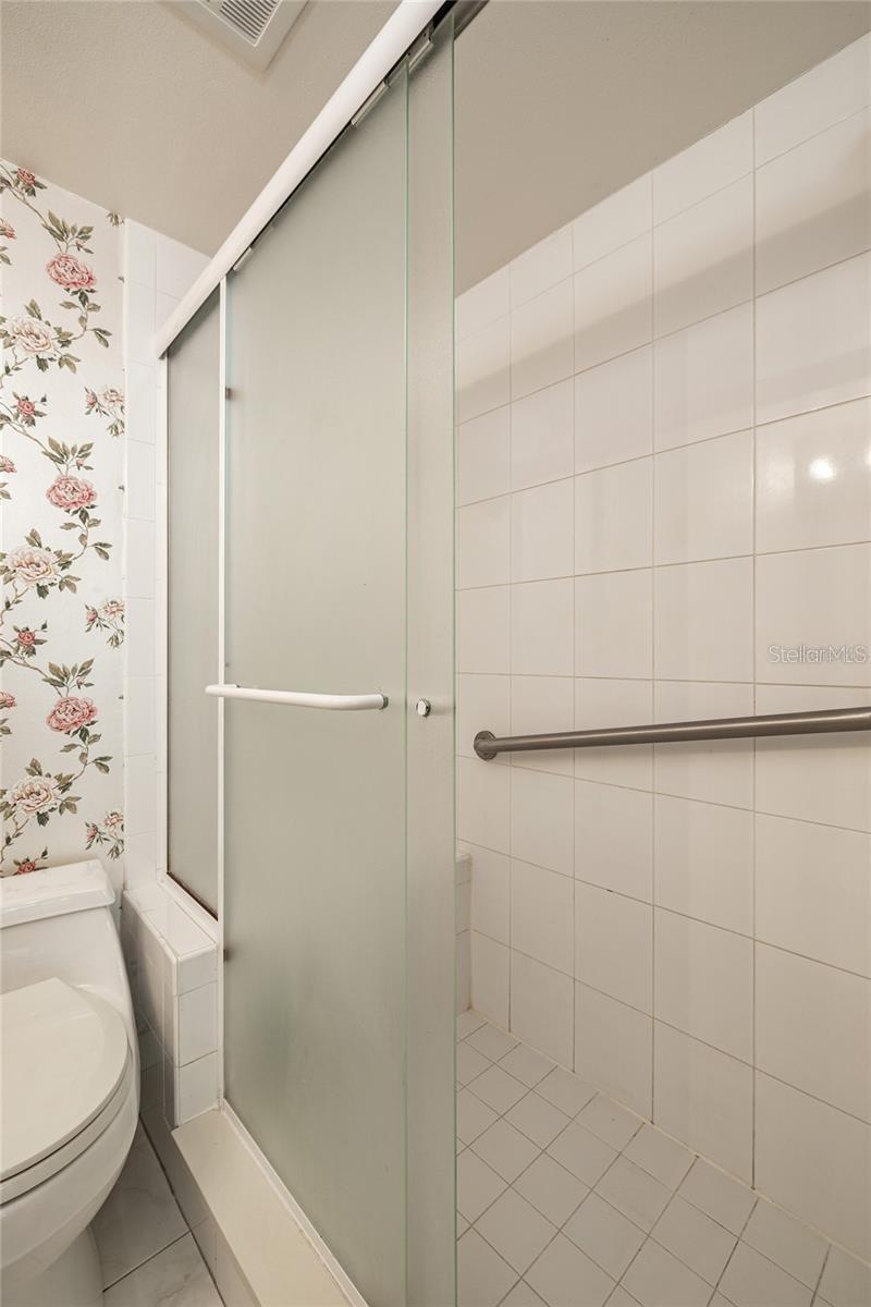 Image 7 of 19 For 3325 Bayshore Boulevard A27