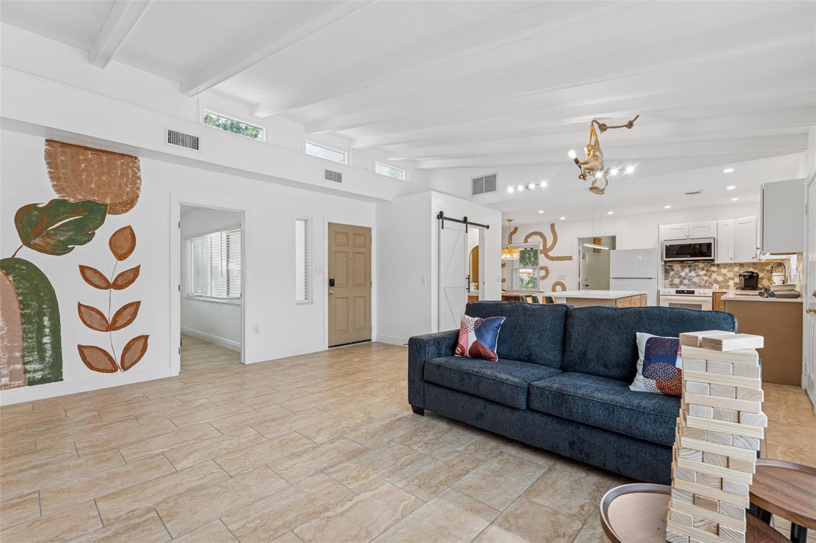 Listing photo id 6 for 6530 Renaldo Way