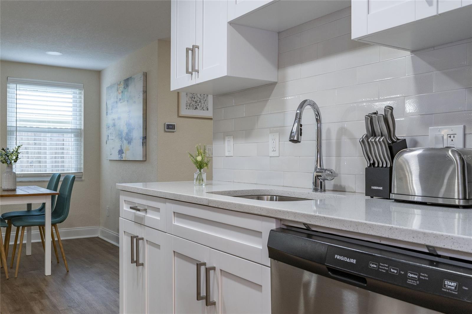 Image 11 of 27 For 625 Lyndhurst Street