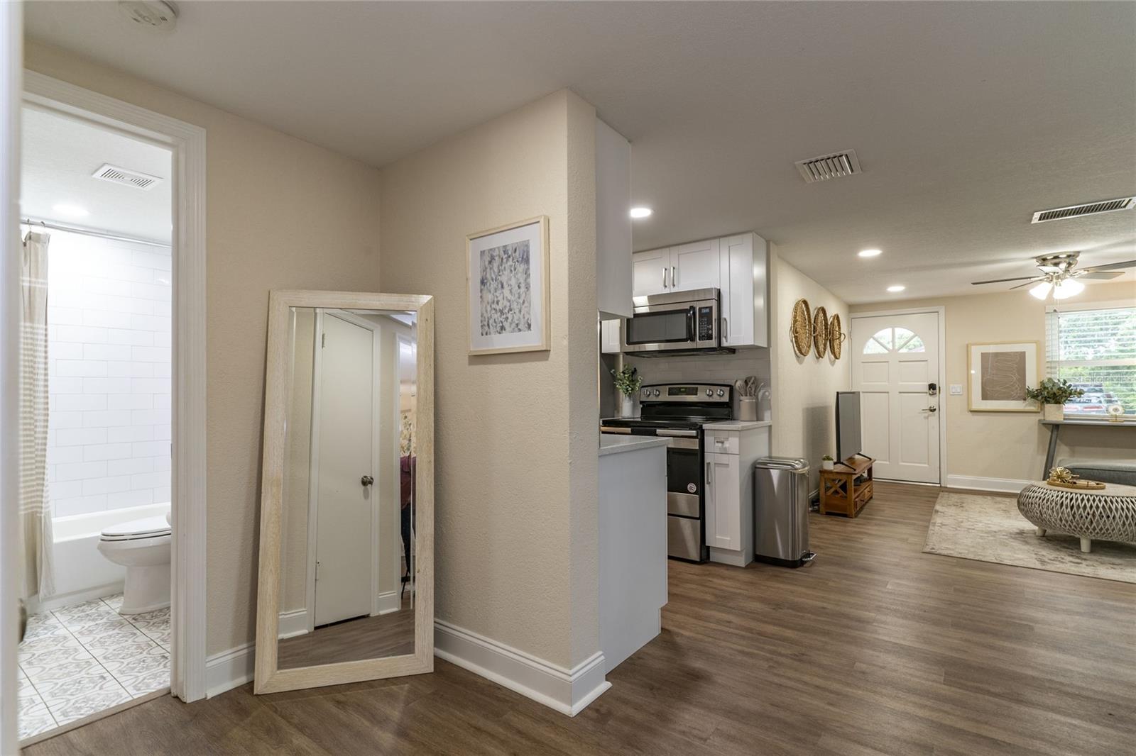 Image 14 of 27 For 625 Lyndhurst Street