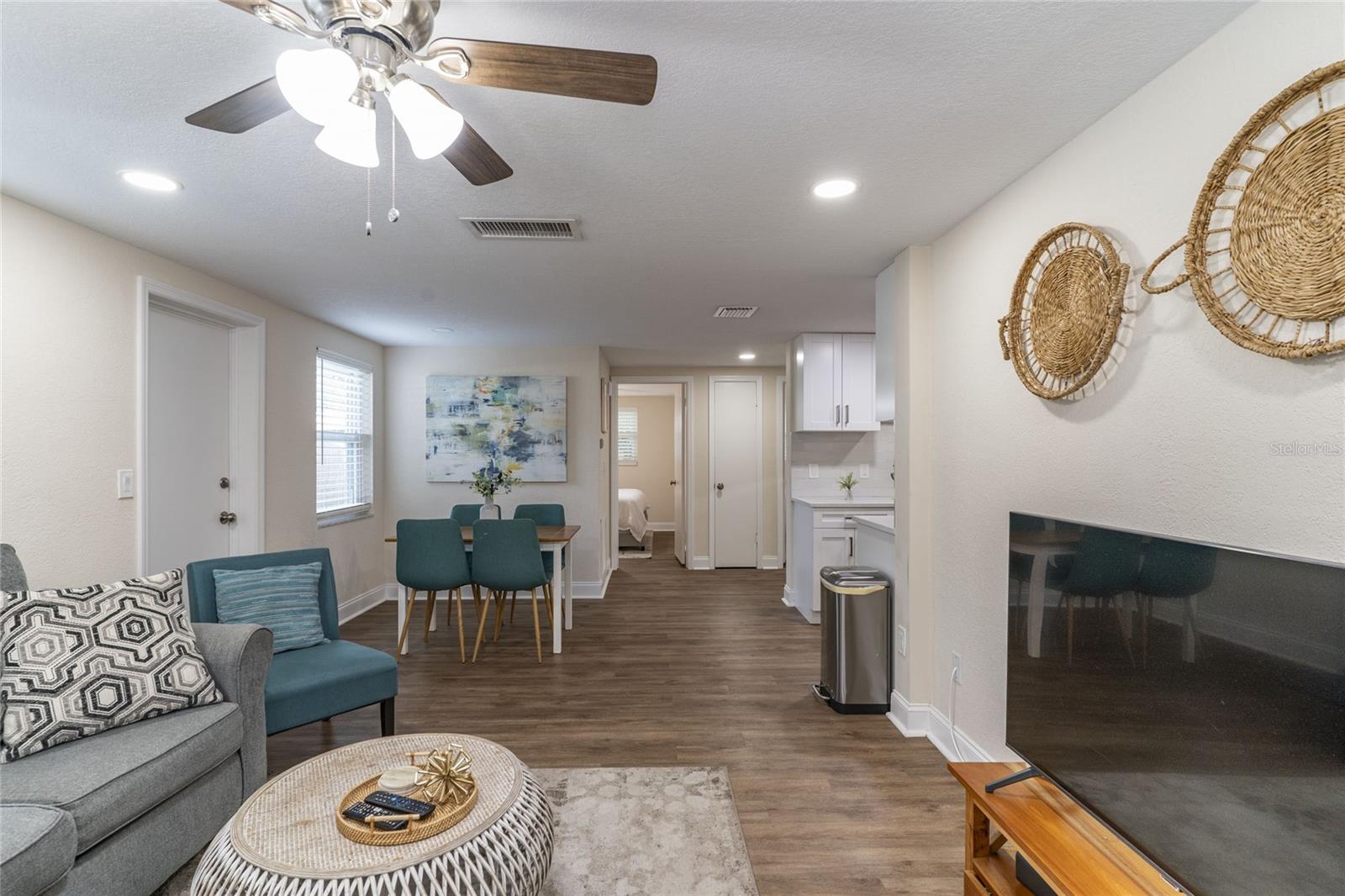 Image 4 of 27 For 625 Lyndhurst Street