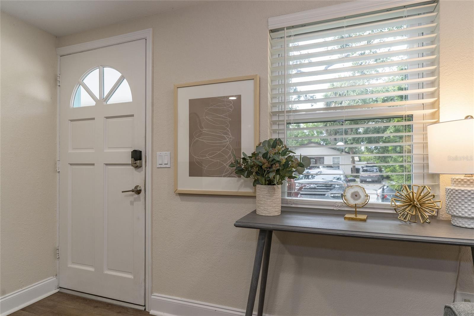 Image 6 of 27 For 625 Lyndhurst Street