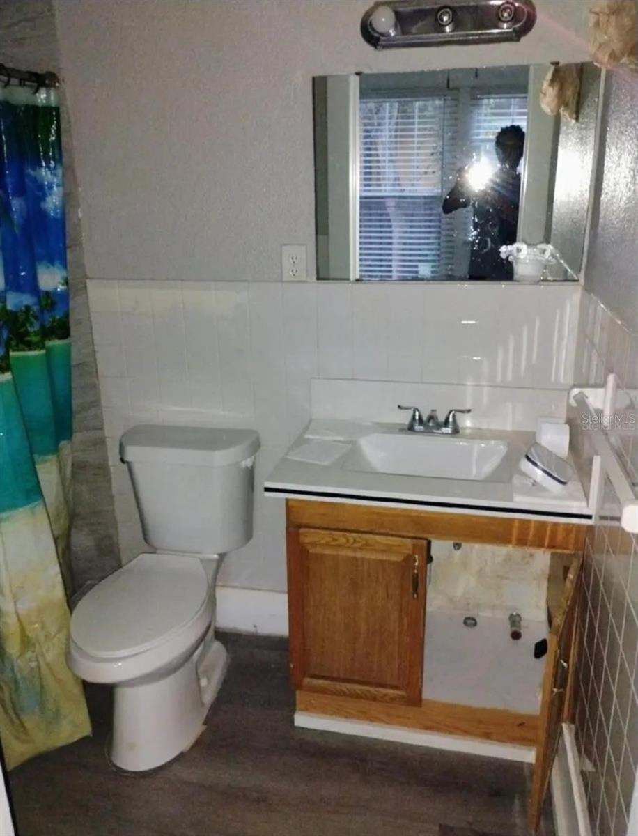 Image 3 of 6 For 808 Livingston Street 3